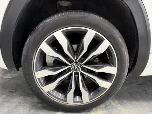 Used 2022 Volkswagen Atlas Cross Sport SEL Premium R-Line AWD/4WD image 28