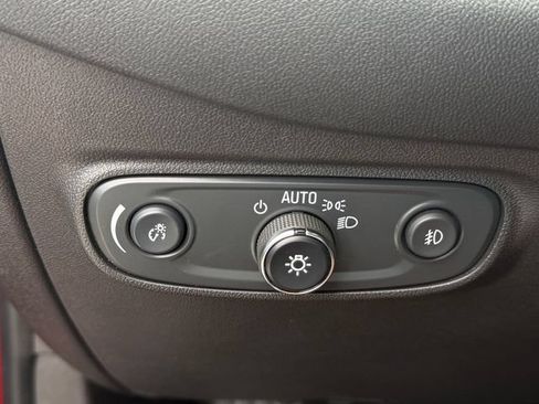Used 2024 Chevrolet Equinox Premier FWD image 21