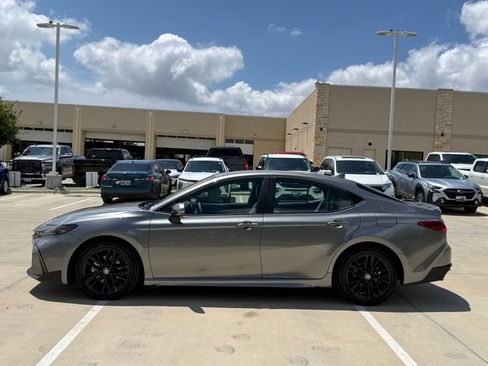 Used 2026 Toyota Camry SE FWD image 7