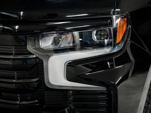 Used 2024 Chevrolet Silverado 1500 High Country w/ Midnight Edition AWD/4WD image 39