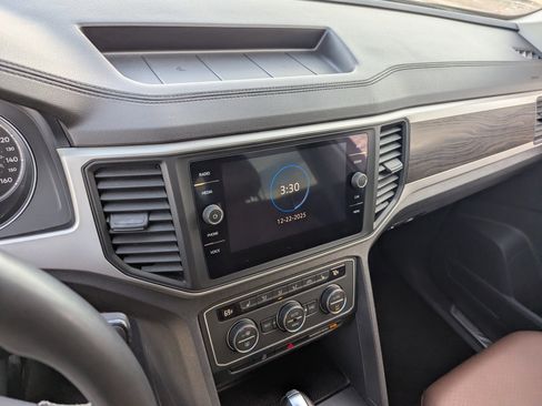 Used 2021 Volkswagen Atlas SE image 23