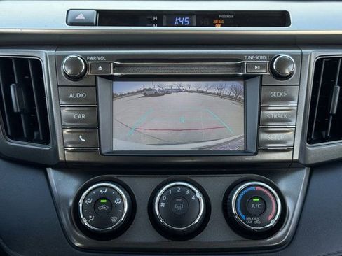 Used 2015 Toyota RAV4 LE image 18