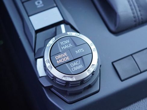 Certified 2025 Toyota Tacoma TRD Off-Road AWD/4WD image 35