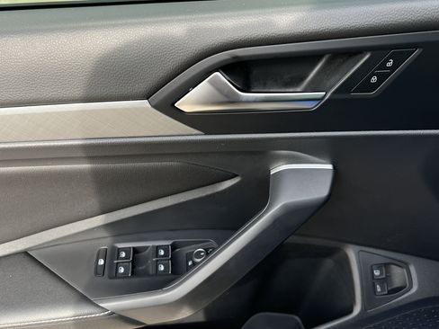 Used 2022 Volkswagen Jetta SE image 33