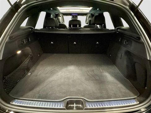 Used 2025 Mercedes-Benz GLC 300 4MATIC image 27