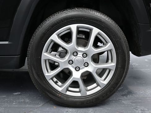 Used 2022 Jeep Compass Latitude w/ Sun and Sound Group image 13