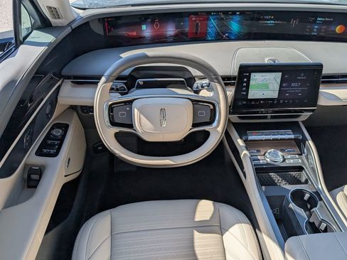 New 2025 Lincoln Nautilus Reserve AWD/4WD image 14
