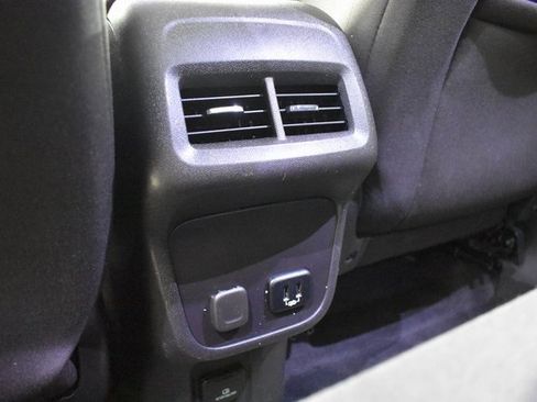 Used 2018 Chevrolet Equinox LT w/ Sun & Infotainment Package image 28