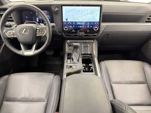 Used 2024 Lexus GX 550 w/ Accessory Package (2T) image 16