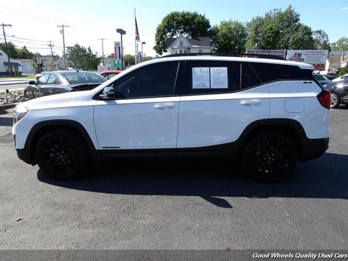 Used 2019 GMC Terrain SLE w/ Driver Convenience Package FWD image 8