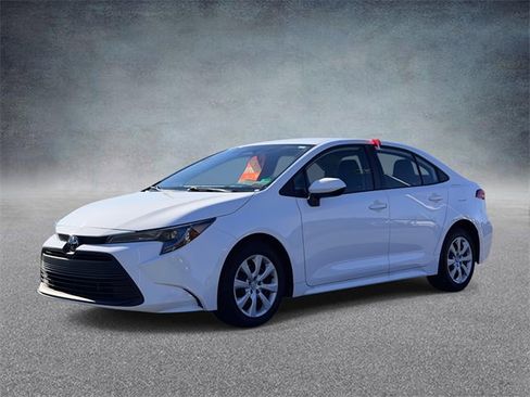 Used 2024 Toyota Corolla LE image 7