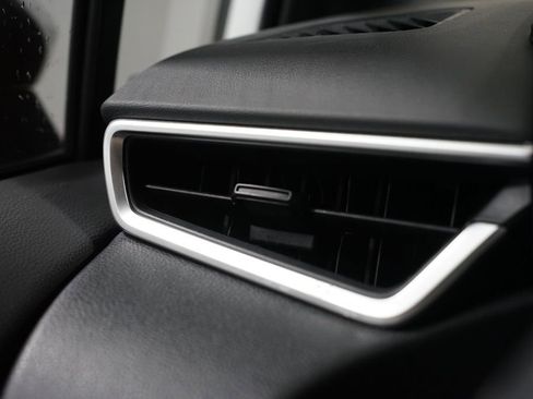 Certified 2023 Toyota Corolla SE image 25