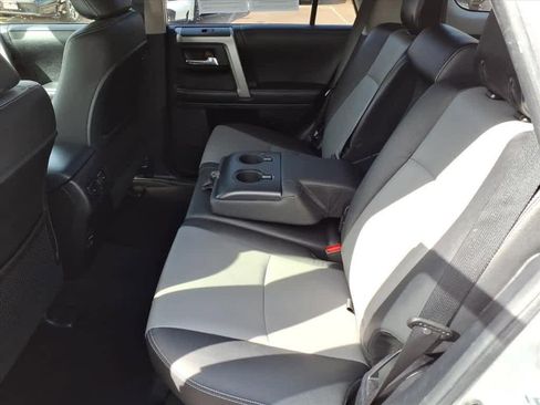 Used 2014 Toyota 4Runner SR5 Premium image 9