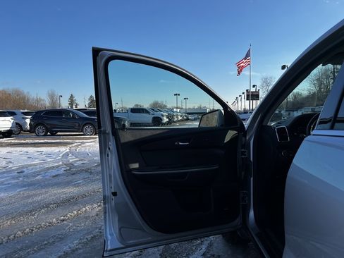 Used 2011 GMC Acadia SLT w/ Technology Package image 21