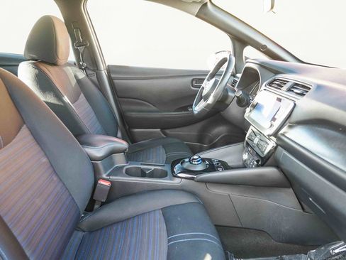 Used 2021 Nissan Leaf SV image 25