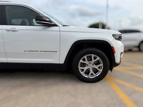Used 2022 Jeep Grand Cherokee L Limited w/ Luxury Tech Group II AWD/4WD image 7