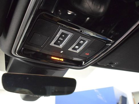 Used 2019 Land Rover Range Rover Long Wheelbase Supercharged image 33