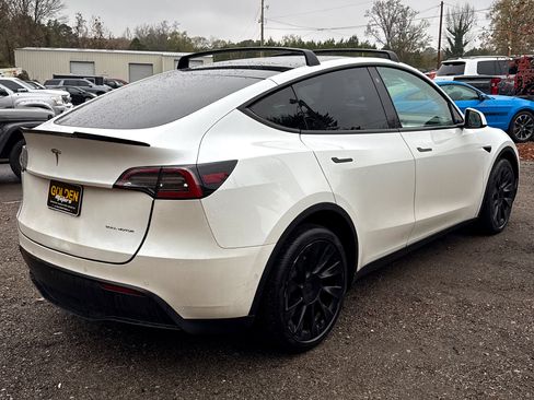 Used 2021 Tesla Model Y Long Range image 13