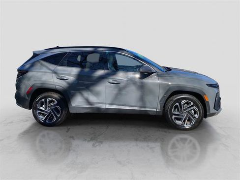 Used 2025 Hyundai Tucson Limited image 8