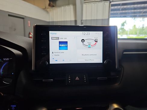 Used 2019 Toyota RAV4 XSE w/ XSE Weather Package AWD/4WD image 20
