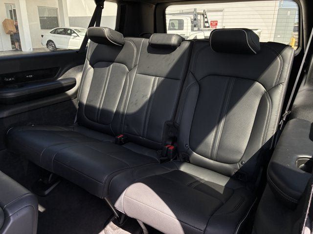 Used 2024 Jeep Grand Wagoneer L Series II w/ Quick Order Packagew 28T AWD/4WD image 18