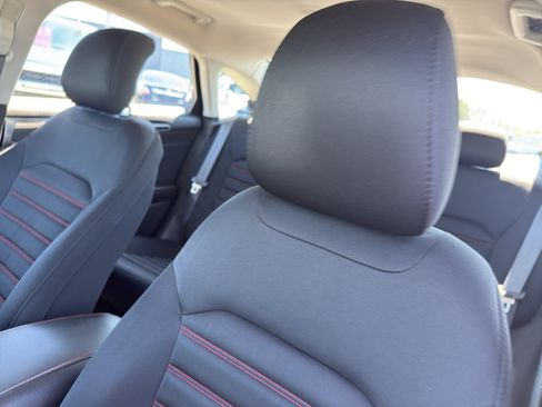 Used 2015 Ford Fusion SE w/ Equipment Group 201A FWD image 27