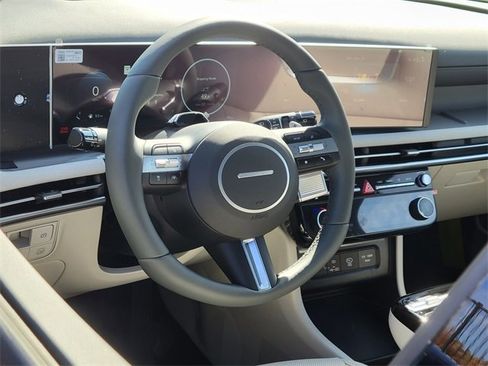 New 2025 Hyundai Tucson Limited image 3