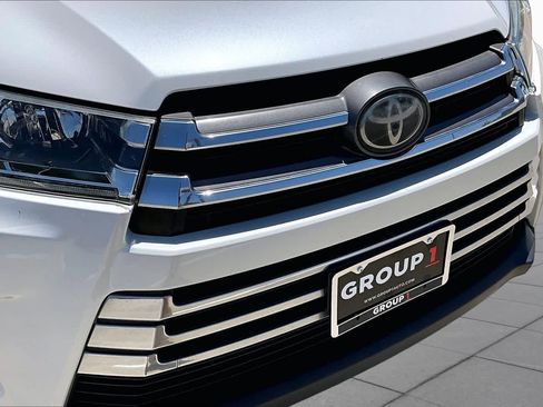 Used 2018 Toyota Highlander Limited FWD image 30