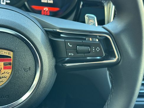 Certified 2025 Porsche Macan image 28