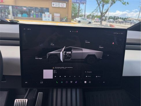 Used 2024 Tesla Cybertruck AWD Crew Cab image 23