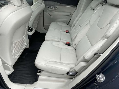 Used 2023 Volvo XC90 B6 Ultimate w/ Lounge Package image 10