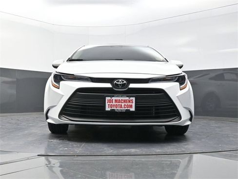 Used 2023 Toyota Corolla LE image 28