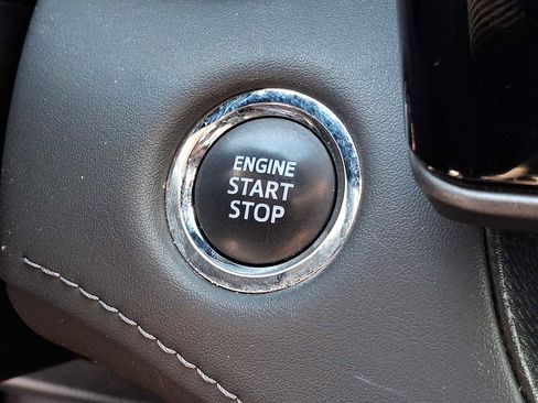 Used 2023 Toyota Highlander XLE AWD/4WD image 22