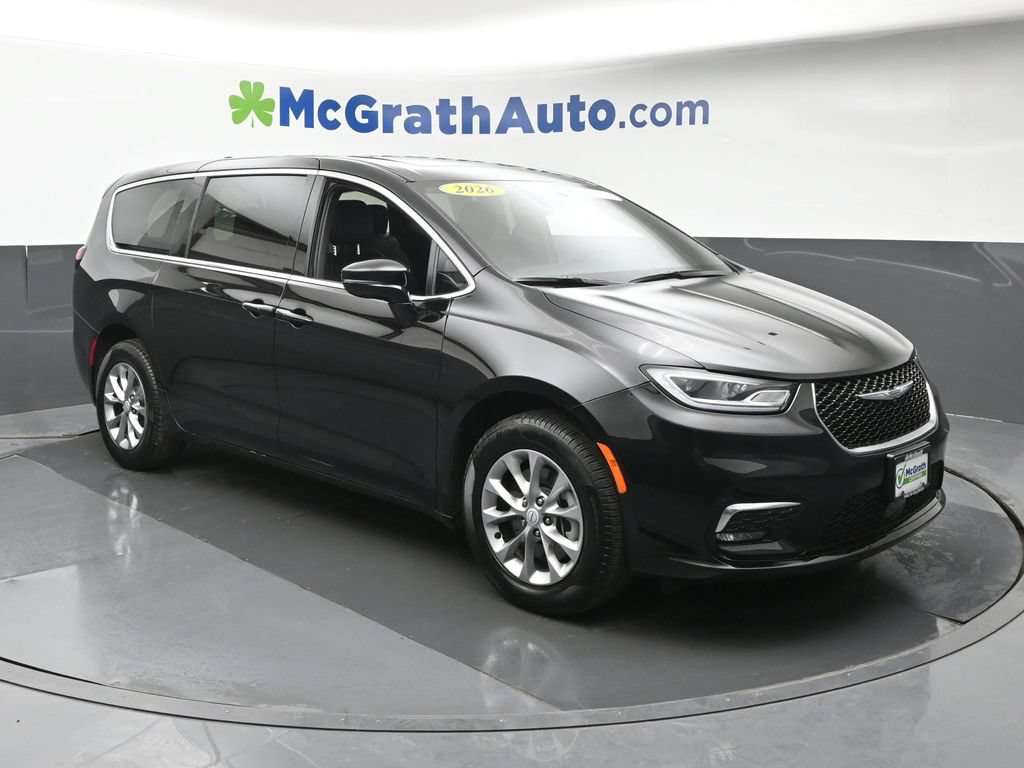 Used 2026 Chrysler Pacifica Limited AWD/4WD image 2