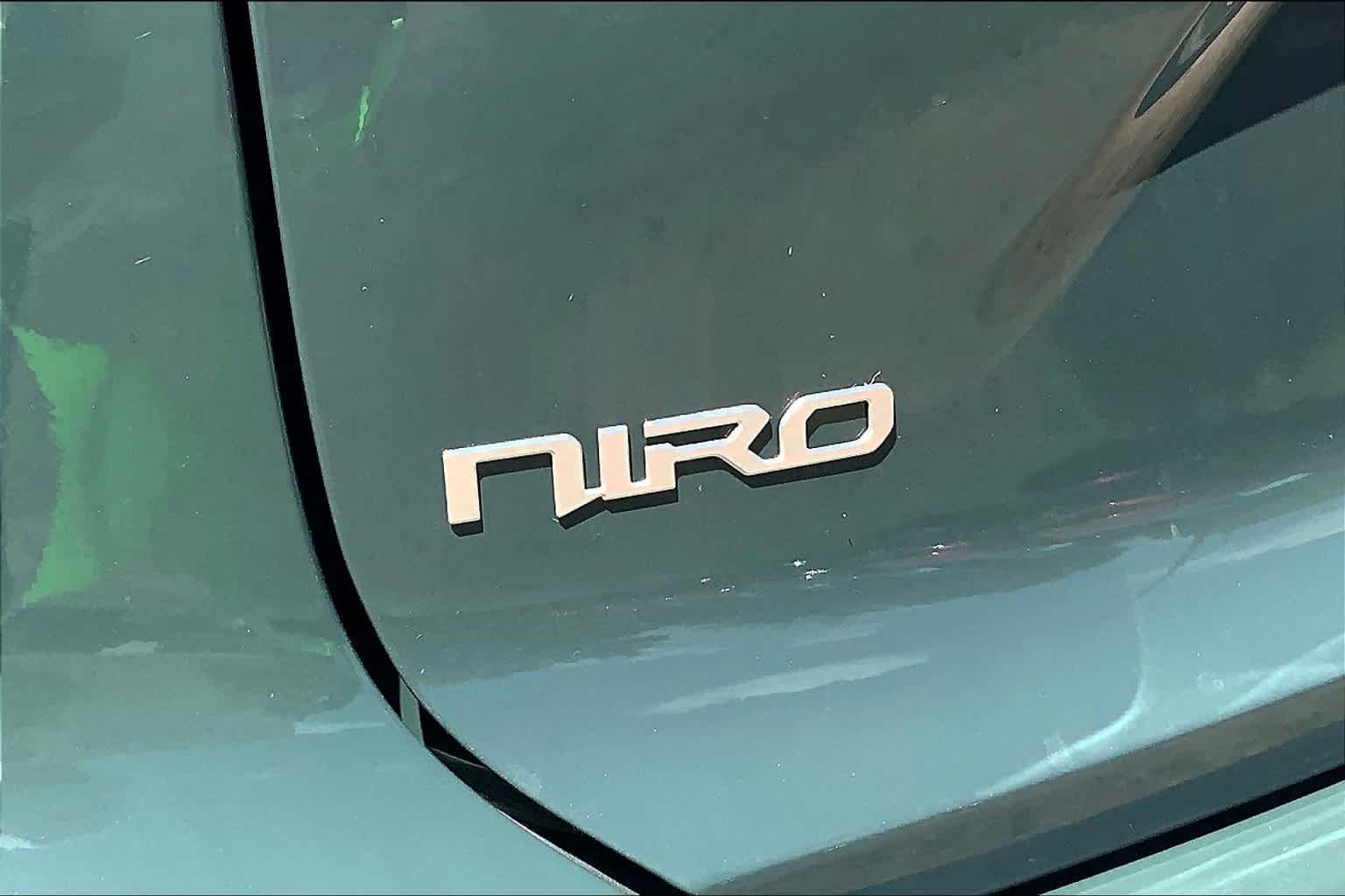Used 2024 Kia Niro Wave w/ Wave Preserve Package FWD image 13