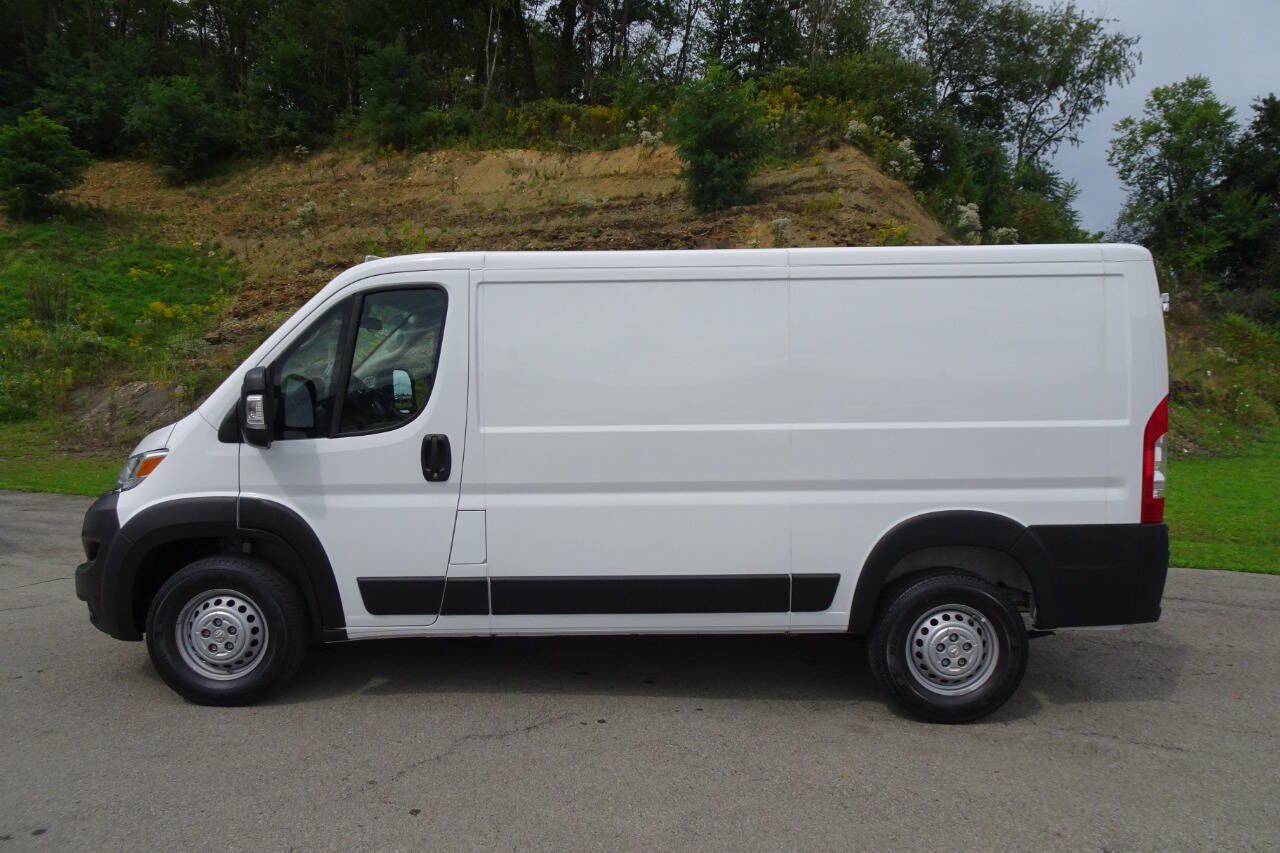 Used 2025 RAM ProMaster 2500 w/ U-Haul Equipment Group FWD image 1