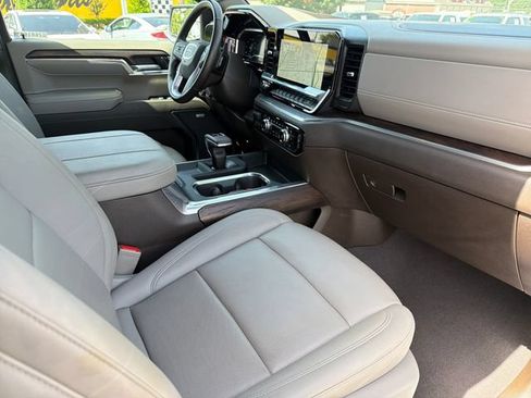 Used 2025 GMC Sierra 1500 SLT w/ SLT Premium Plus Package AWD/4WD image 24