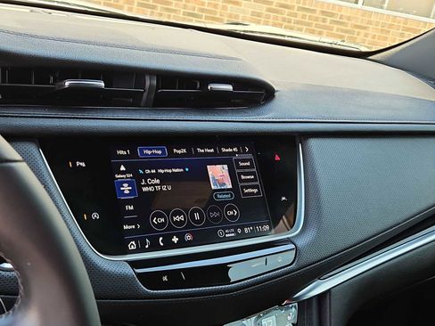 Used 2025 Cadillac XT6 Luxury FWD image 24