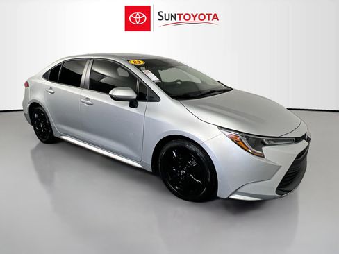 Used 2023 Toyota Corolla LE image 1