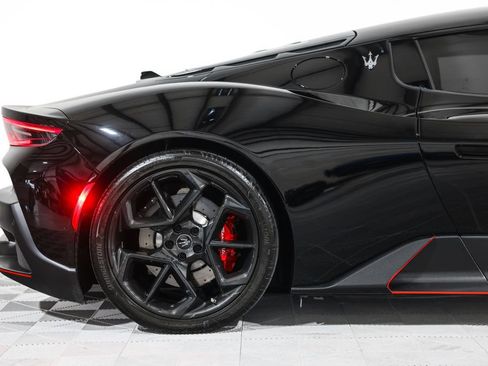 Used 2022 Maserati MC20 Coupe RWD image 2