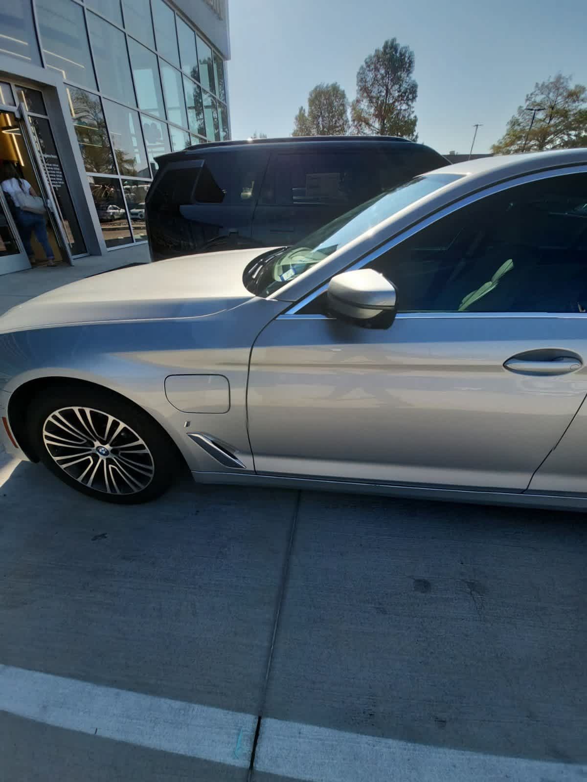 Used 2019 BMW 530e w/ Premium Package RWD image 14