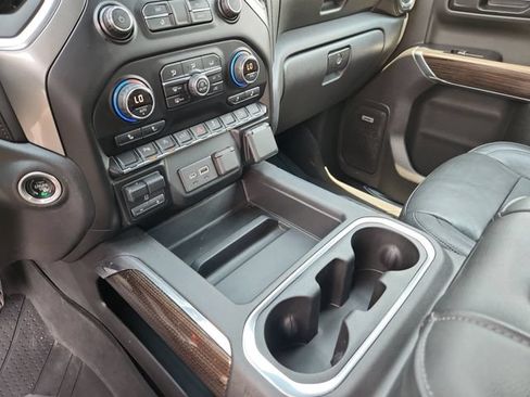 Used 2019 Chevrolet Silverado 1500 LT Trail Boss AWD/4WD image 15