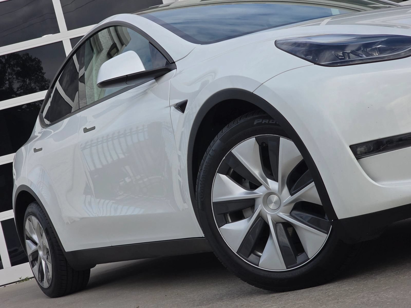 Used 2023 Tesla Model Y Long Range AWD/4WD image 12