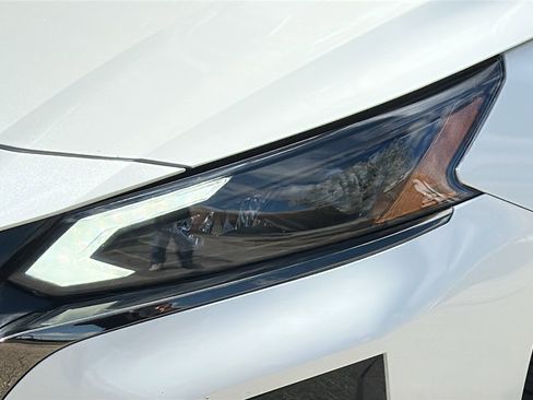 Certified 2023 Nissan Altima 2.5 SR w/ SR Premium Package image 4