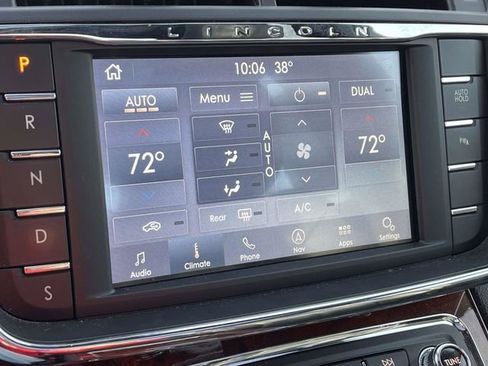 Used 2020 Lincoln Continental AWD w/ Premium Package image 23