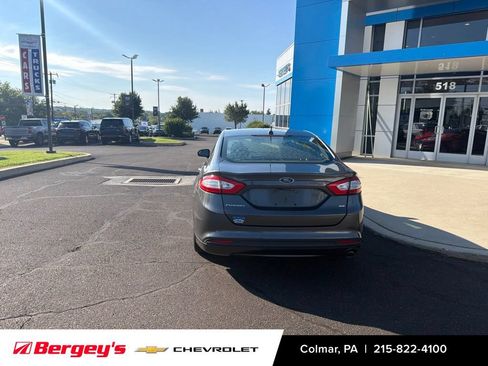 Used 2016 Ford Fusion SE FWD image 6