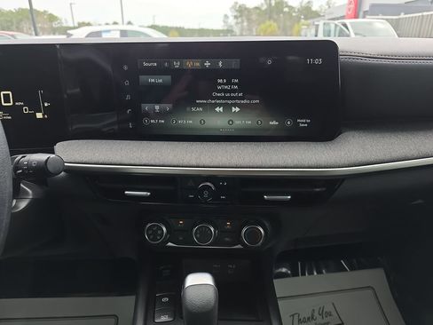 Used 2025 Nissan Kicks SV image 23