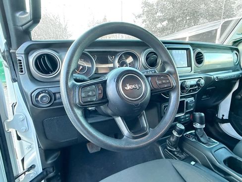 Used 2022 Jeep Wrangler Sport image 12