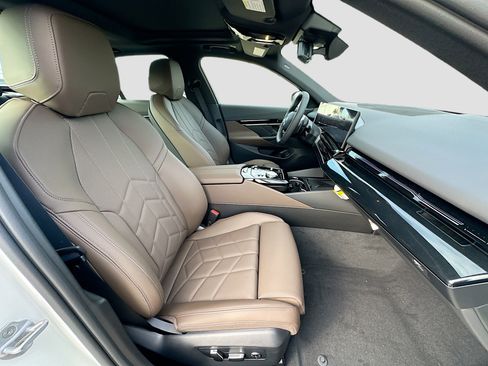 New 2026 BMW 530i 530i w/ Premium Package image 23