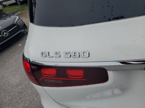 New 2026 Mercedes-Benz GLS 580 4MATIC image 6